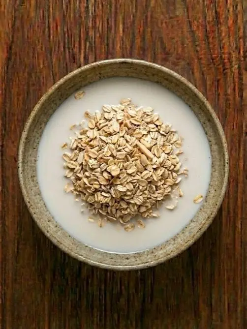 Muesli con leche de almendras