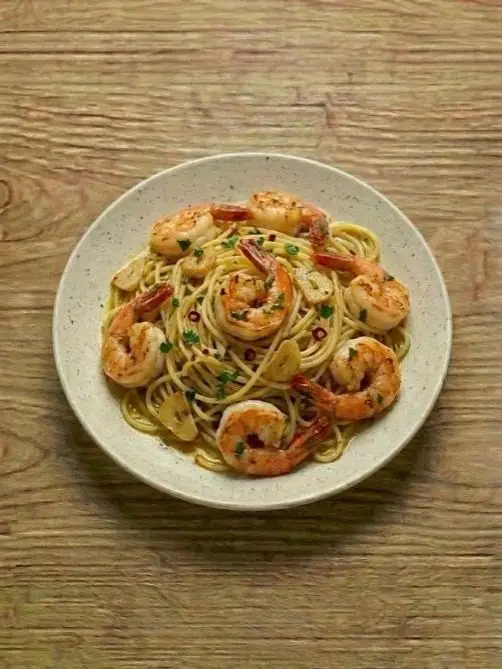 Espaguetis con Gambas y Ajo