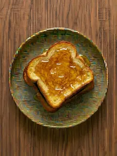 Tostada de pan brioche con miel