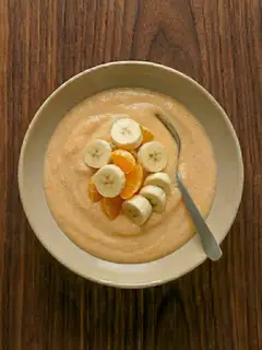 Batido de naranja y plátano con yogur