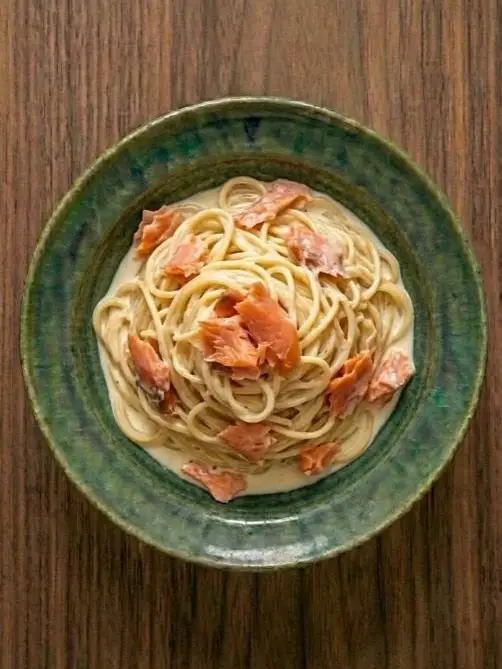 Pasta con salmon ahumado y crema
