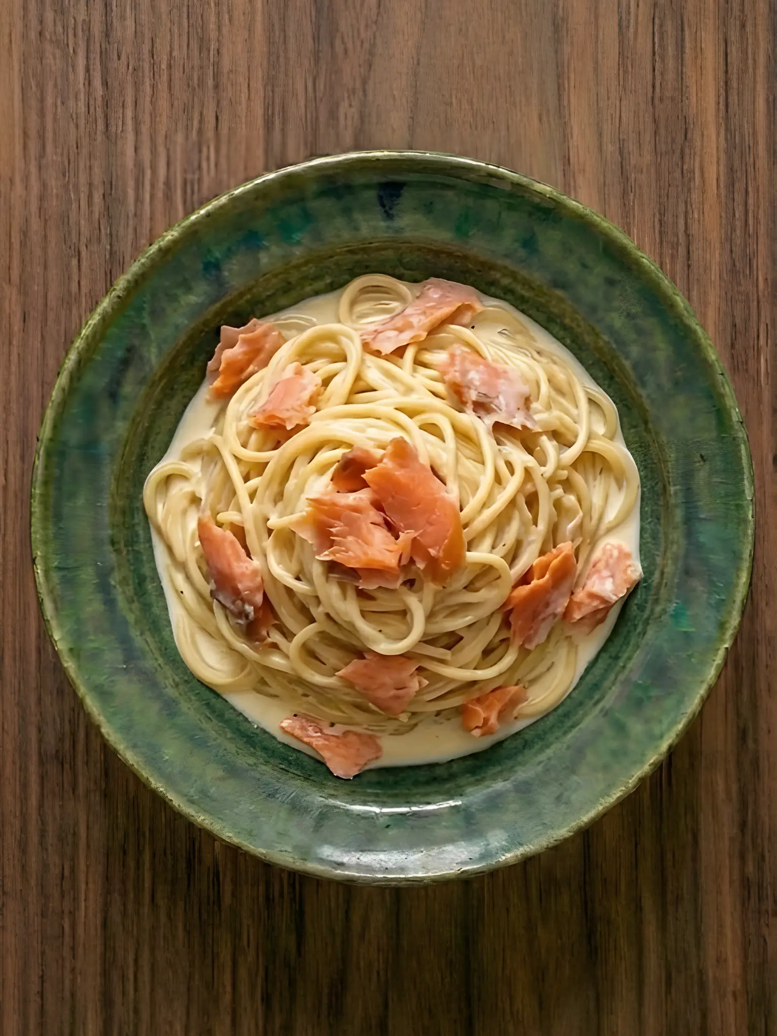 Pasta con salmon ahumado y crema