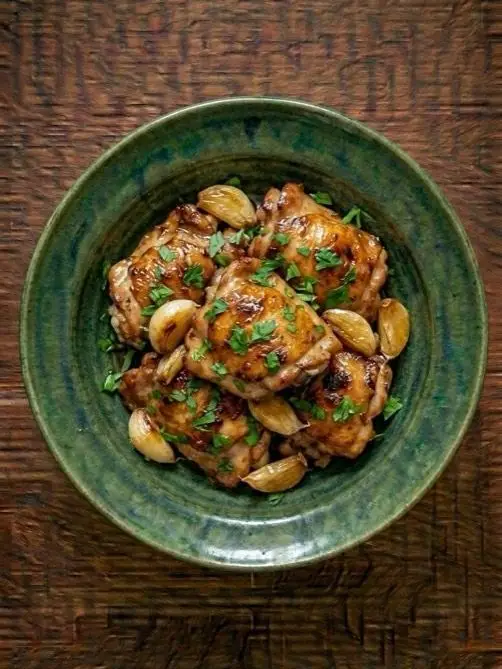 Muslos de pollo al ajillo
