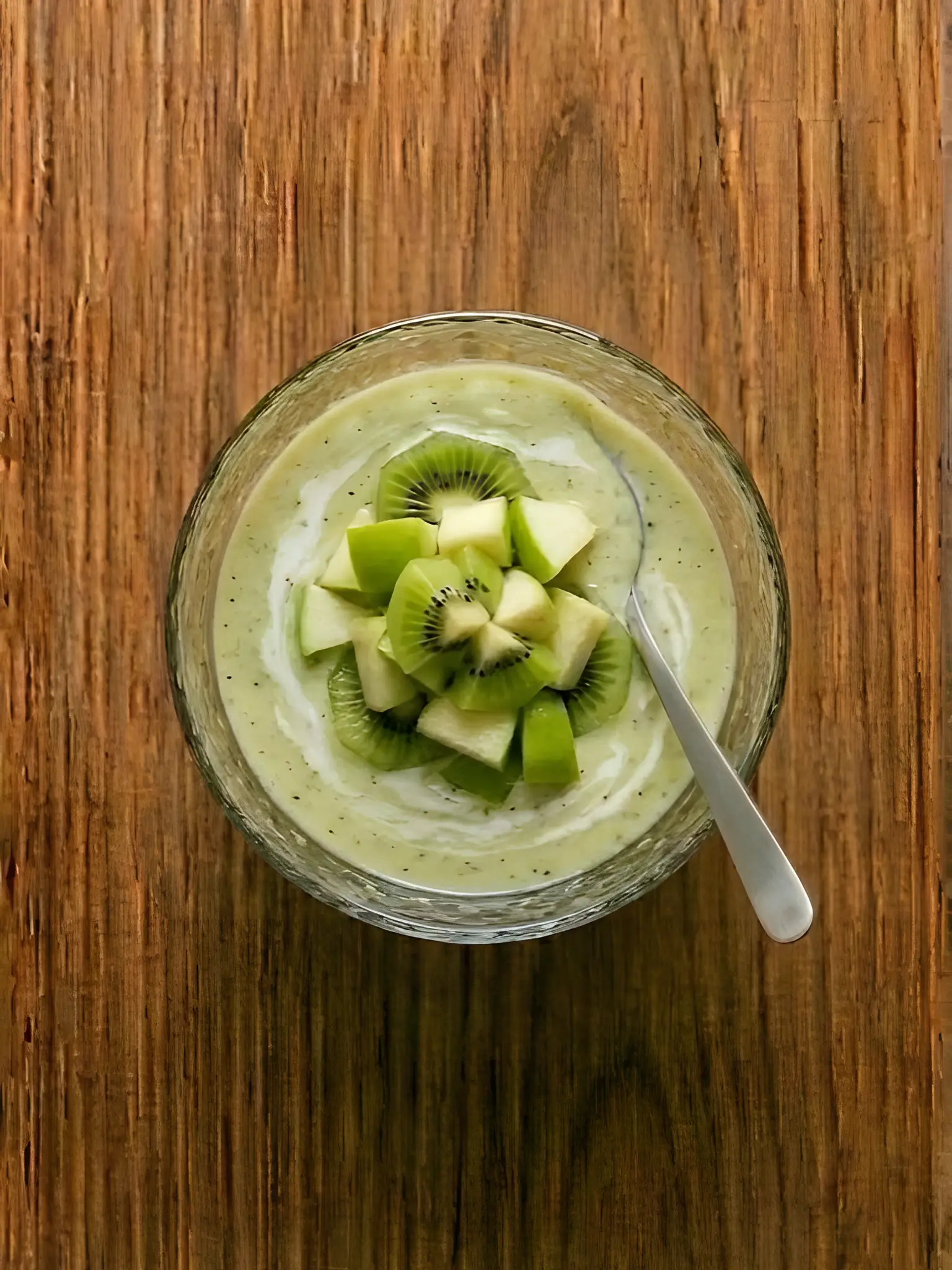 Batido de kiwi y manzana con yogur