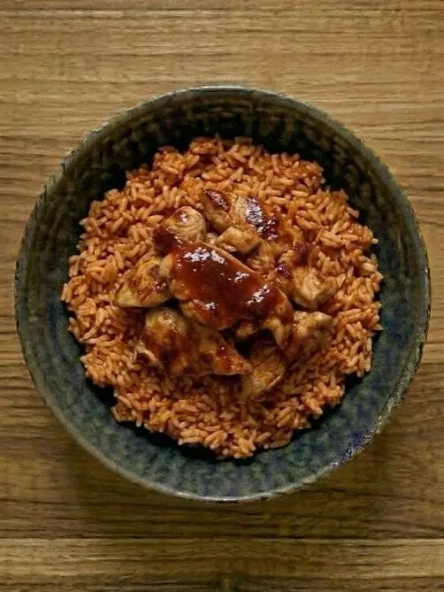 Arroz con pollo y tomate express