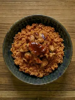 Arroz con pollo y tomate express