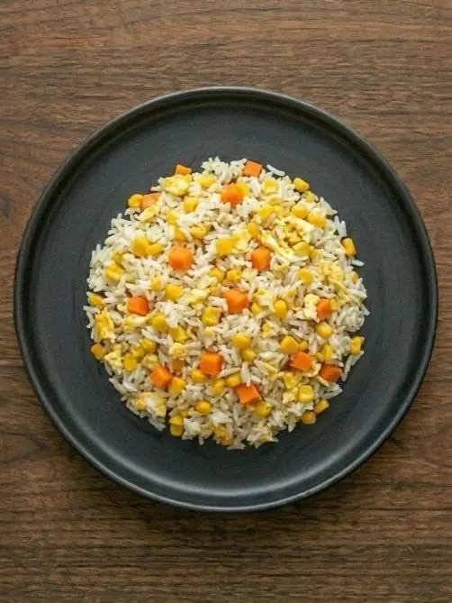 Arroz tres delicias con huevo
