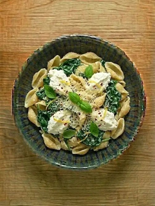 Pasta con Ricotta y Espinacas