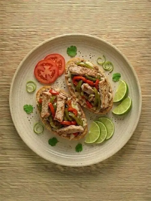 Montado de Lomo con Pimientos