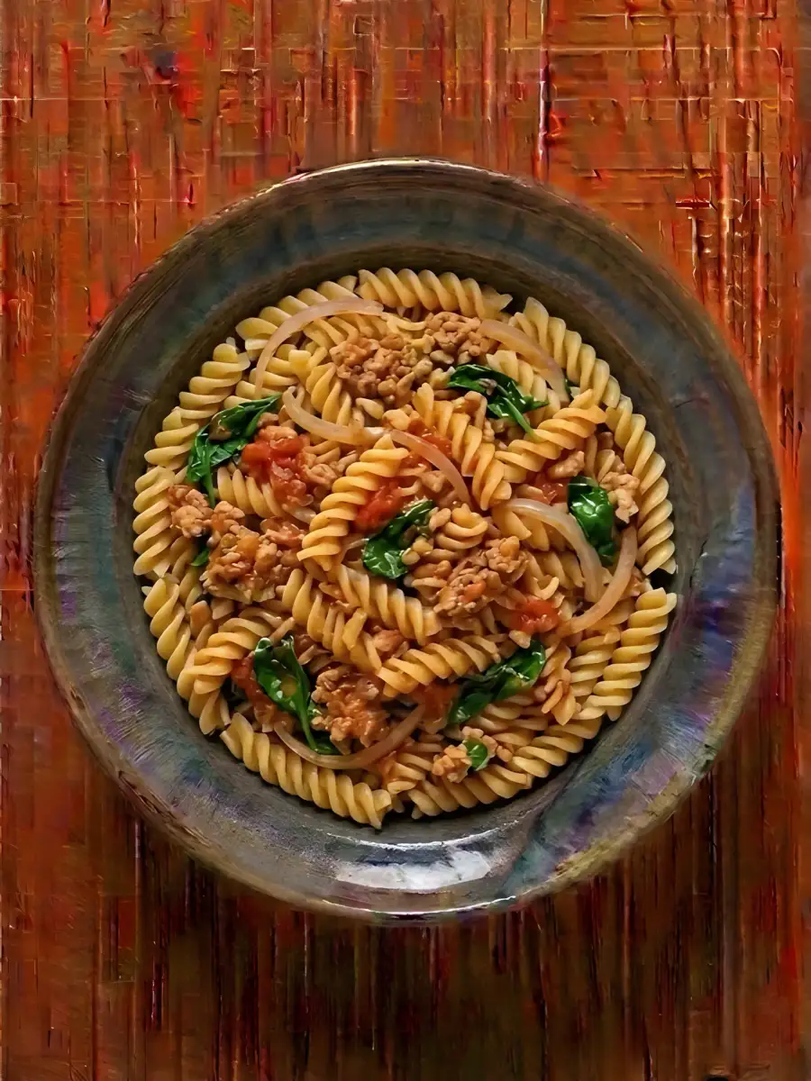 Foto de Fusilli con pavo picado y espinacas