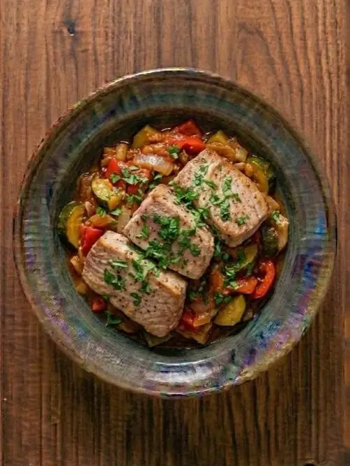Atún fresco con pisto
