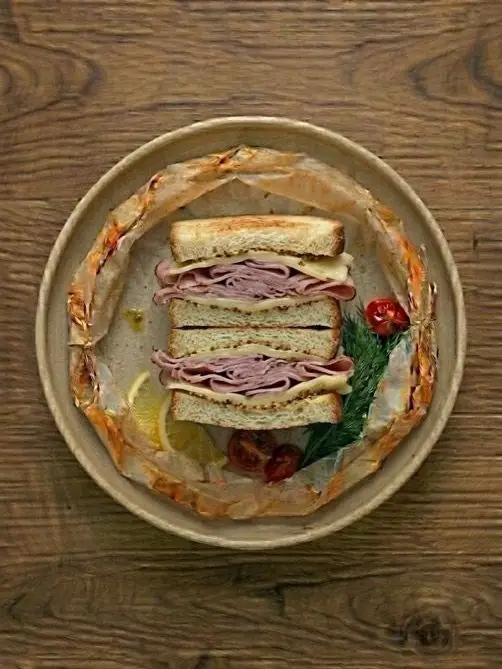 Sándwich mixto clásico