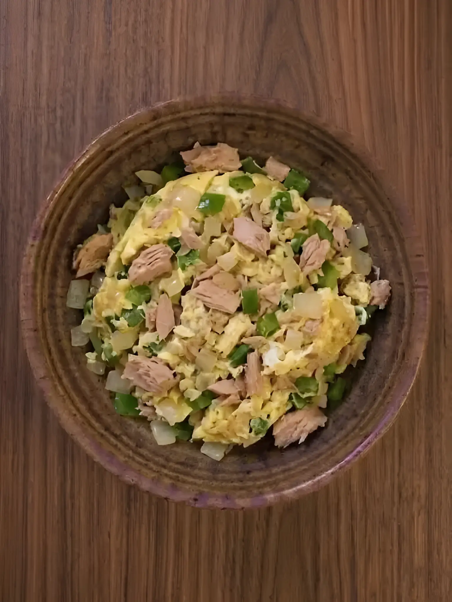 Revuelto de atún con pimiento y cebolla