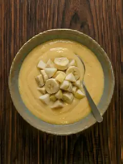 Batido de plátano y pera con leche de avena