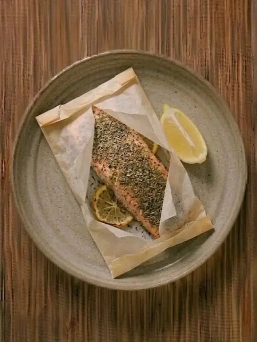 Salmón en papillote con limón