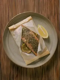 Salmón en papillote con limón