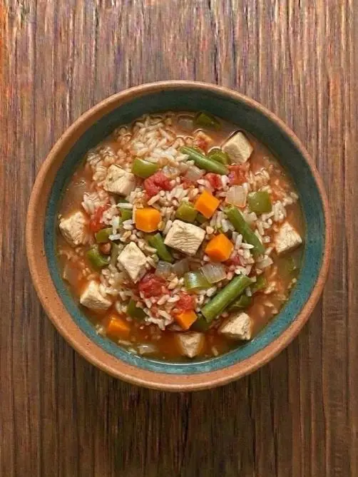 Arroz caldoso de pollo y verduras