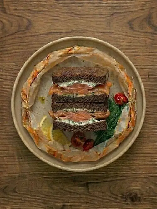 Sandwich de Salmón en Pan de Centeno