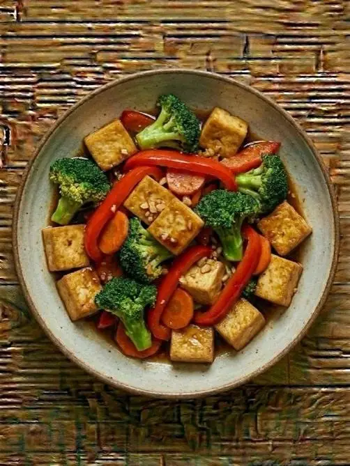 Tofu Salteado con Verduras y Soja