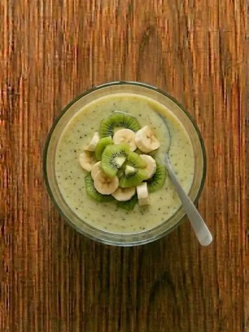 Batido de kiwi y plátano con yogur