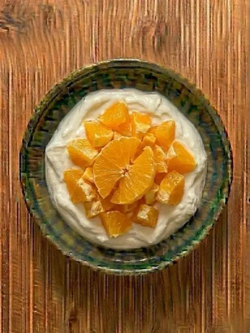 Yogur griego con naranja