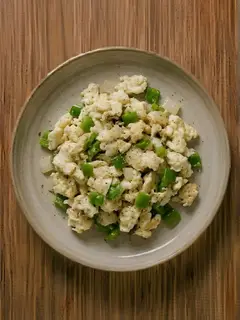 Revuelto de claras con pimientos y cebolla