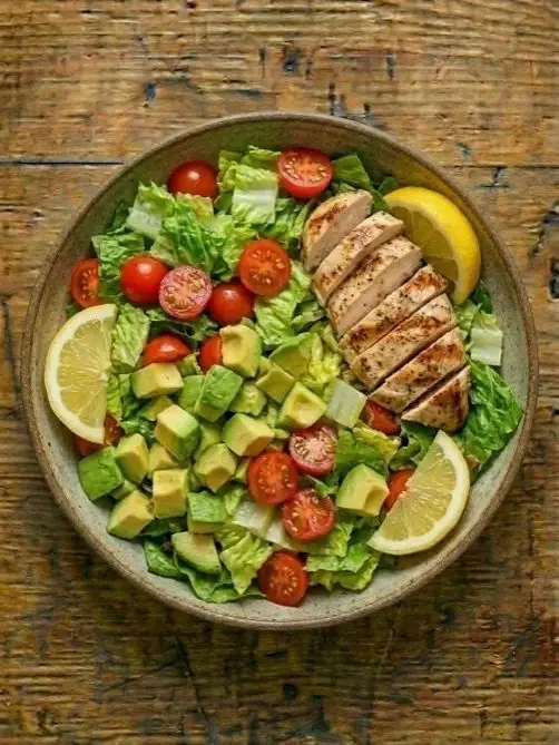 Ensalada de Pollo y Aguacate