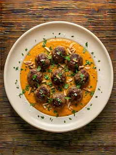 Albóndigas en Salsa de Almendras