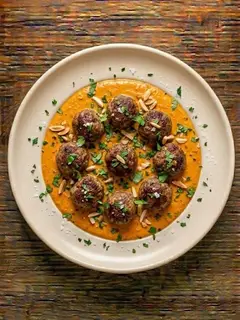 Albóndigas en Salsa de Almendras