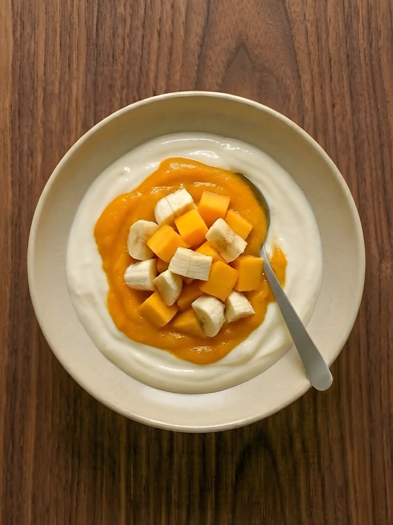 Batido de mango y plátano con yogur