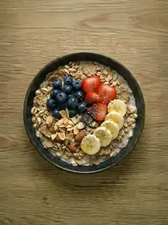 Bowl de Cereales Integrales con Toppings