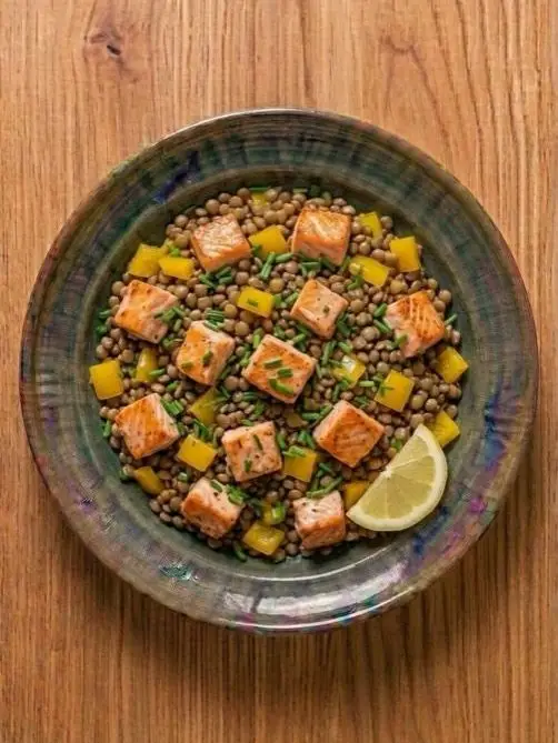 Ensalada templada de lentejas y salmón