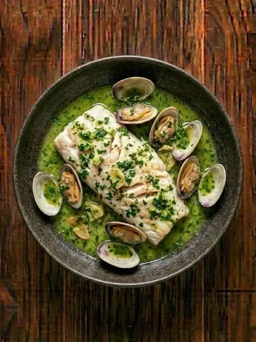 Merluza al Vapor con Salsa Verde