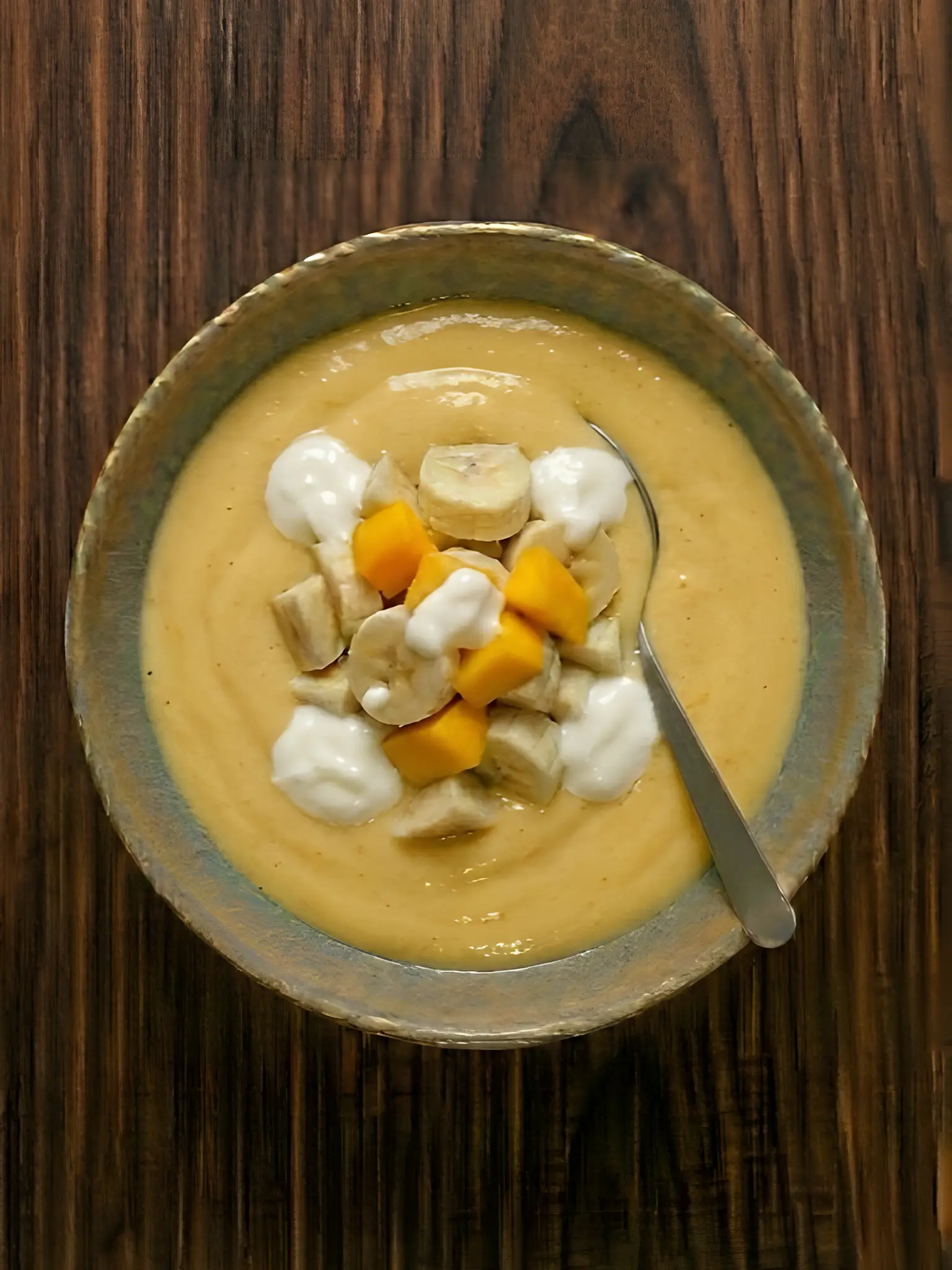 Batido de plátano y mango con yogur