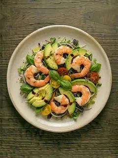 Ensalada de Aguacate y Gambas