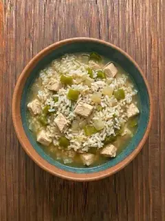 Arroz caldoso con pollo y pimiento verde