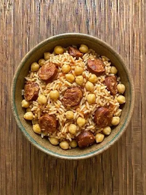 Arroz con garbanzos y chorizo