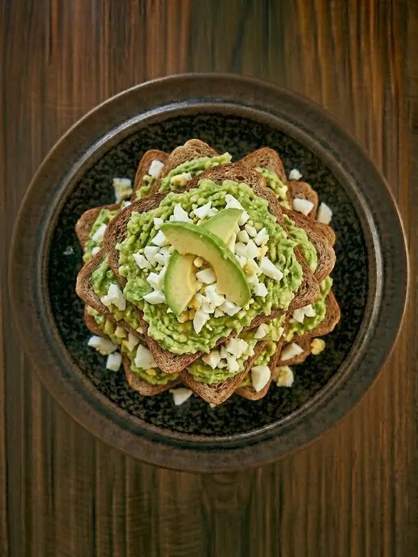Tostada de guacamole y claras