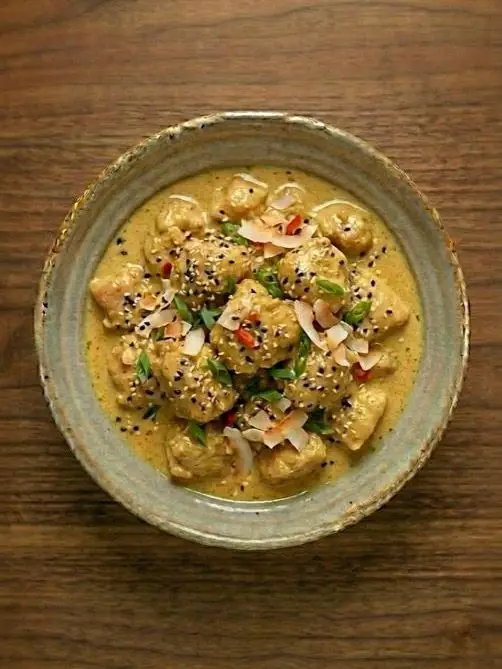Pollo al Curry Rápido con Coco