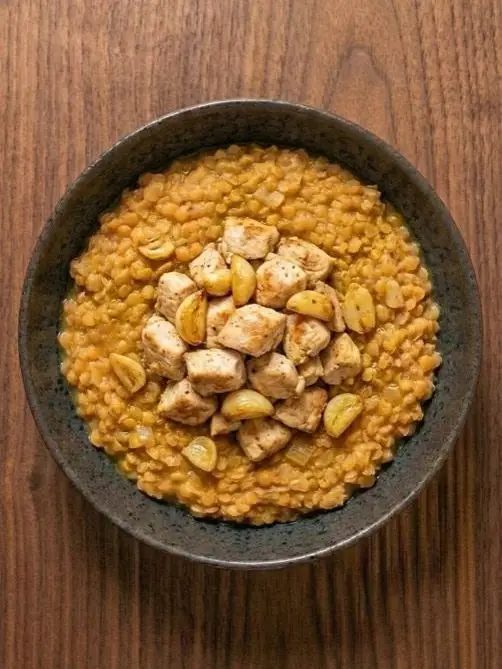 Lentejas rojas con pollo