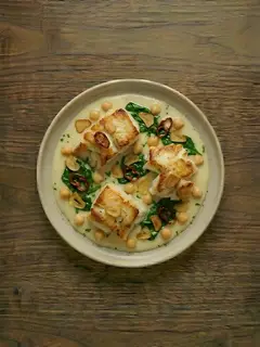 Bacalao con Garbanzos y Espinacas