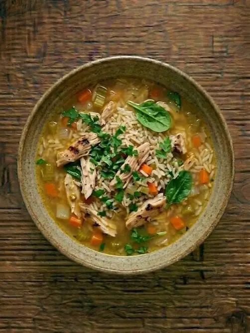 Sopa de Arroz con Pollo