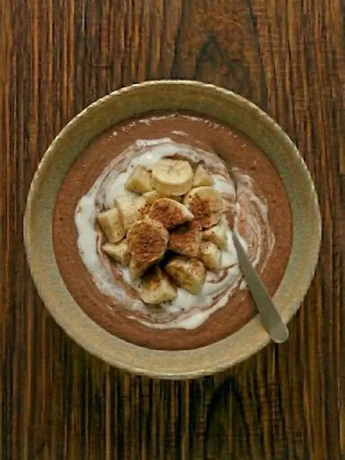 Batido de plátano y cacao con yogur
