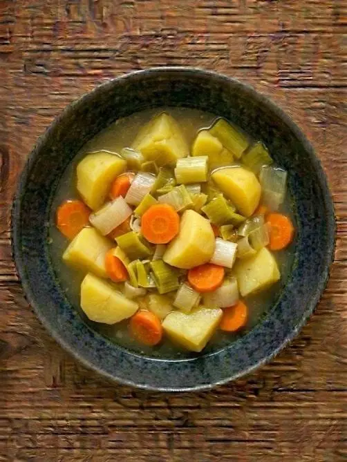 Porrusalda vasca (puerro y patata)