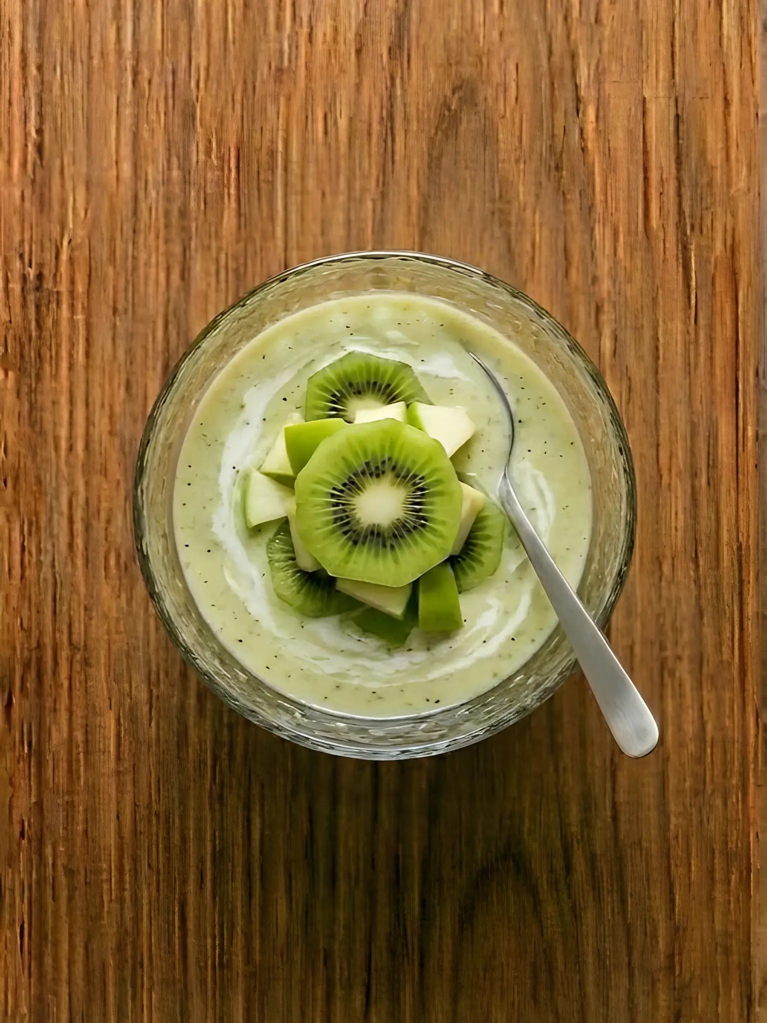 Batido de kiwi y manzana con leche de avena