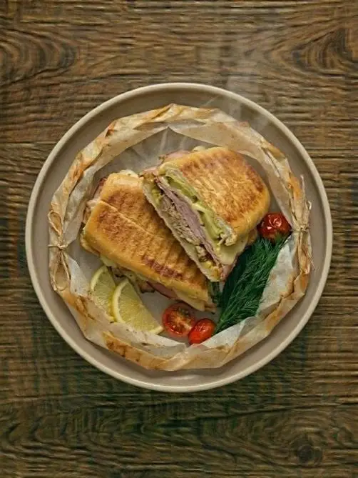 Sándwich Cubano en Sandwichera
