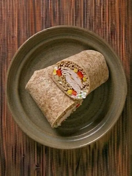 Wrap de pavo, arroz y verduras