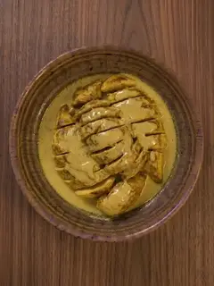 Pollo al curry rápido con leche de coco
