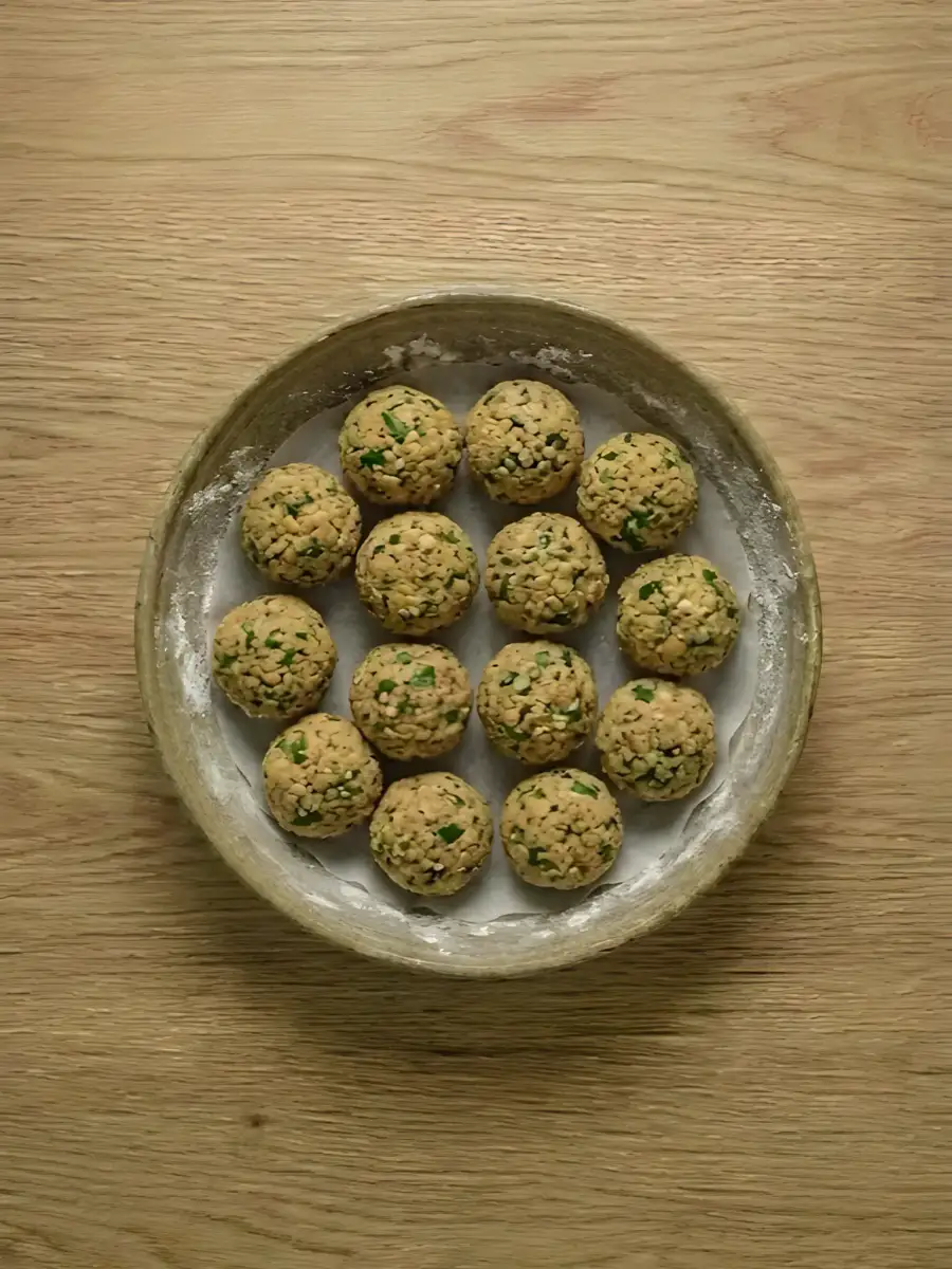Foto de Batch de Falafel para Congelar