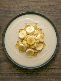 Batido de leche, avena y plátano